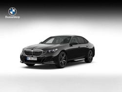 Zwart Nieuw 2025 BMW 520 Comfort Edition Sedan | € 84.310 (Duur)
