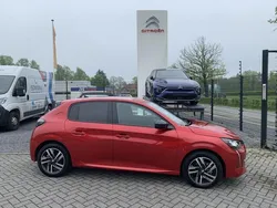Rood Gebruikt 2023 Peugeot 208 Allure Hatchback | € 16.550 (Goede deal)