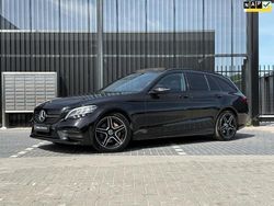 Zwart, metallic lak Gebruikt 2019 Mercedes C180 AMG Stationwagen | € 26.990 (Eerlijke prijs)