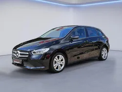 Zwart Gebruikt 2022 Mercedes B250 Luxury MPV | € 28.500