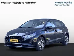 Phantom black (zwart mica) Gebruikt 2024 Hyundai i20 Comfort Hatchback | € 20.735