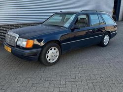 Gebruikt 1992 Mercedes E200 | € 2.950