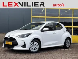 Wit Gebruikt 2022 Toyota Yaris Hybrid Active Hatchback | € 18.500 (Eerlijke prijs)