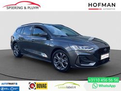 Grijs Gebruikt 2023 Ford Focus ST-Line Stationwagen | € 23.425 (Eerlijke prijs)