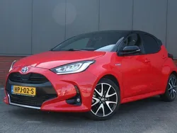 Rood, metallic lak Gebruikt 2020 Toyota Yaris Edition Hatchback | € 18.500 (Goede deal)