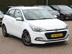 Wit Gebruikt 2016 Hyundai i20 Comfort Hatchback | € 9.450 (Eerlijke prijs)