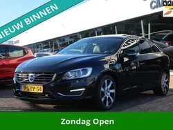 Zwart, metallic lak Gebruikt 2013 Volvo V60 Summum Stationwagen | € 8.945 (Eerlijke prijs)
