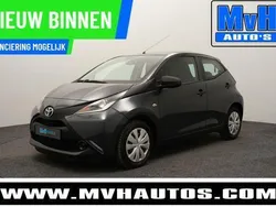 Grijs Gebruikt 2017 Toyota Aygo Hatchback | € 8.699 (Eerlijke prijs)