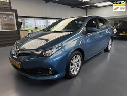 Blauw Gebruikt 2015 Toyota Auris Hatchback | € 8.950 (Eerlijke prijs)