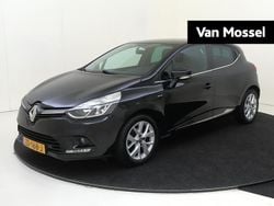 Zwart Gebruikt 2019 Renault Clio IV LIMITED Hatchback | € 11.935 (Eerlijke prijs)