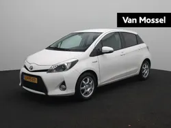 Wit Gebruikt 2013 Toyota Yaris Hatchback | € 10.400 (Eerlijke prijs)