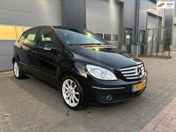 Zwart (metallic) Gebruikt 2007 Mercedes B200 MPV | € 4.995 (Eerlijke prijs)