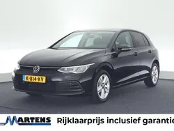 Zwart Gebruikt 2021 VW Golf VIII Life Hatchback | € 22.949 (Eerlijke prijs)