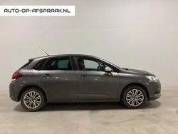 Grijs, metallic lak Gebruikt 2017 Citroën C4 Feel Hatchback | € 8.999 (Goede deal)