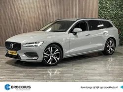 Grijs Gebruikt 2022 Volvo V60 Core Stationwagen | € 36.900 (Eerlijke prijs)