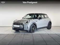 Moonwalk grey Gebruikt 2023 Mini Cooper Classic Hatchback | € 20.895 (Super prijs)