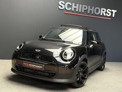 Zwart, metallic lak Gebruikt 2024 Mini John Cooper Works Hatchback | € 35.999 (Eerlijke prijs)