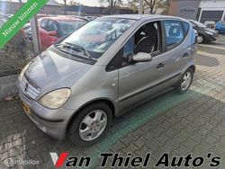 Grijs (metallic) Gebruikt 2001 Mercedes A140 Avantgarde MPV | € 1.650 (Eerlijke prijs)