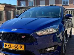 Blauw Gebruikt 2018 Ford Focus ST-Line Hatchback | € 10.850 (Super prijs)
