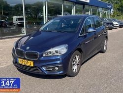 Blauw (metallic) Gebruikt 2016 BMW 218 Luxury Line Stationwagen | € 8.940 (Eerlijke prijs)