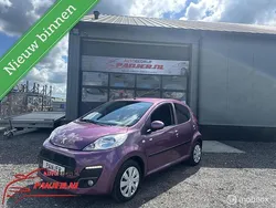 Paars Gebruikt 2013 Peugeot 107 Hatchback | € 3.950 (Eerlijke prijs)