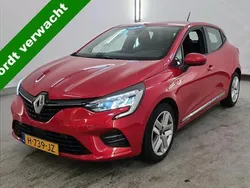 Rood Gebruikt 2020 Renault Clio V Zen Hatchback | € 12.900 (Eerlijke prijs)