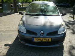 Blauw Gebruikt 2005 Renault Clio II Authentique Hatchback | € 950 (Goede deal)