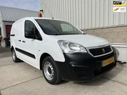 Wit Gebruikt 2016 Peugeot Partner S MPV | € 6.275 (Iets duurder)