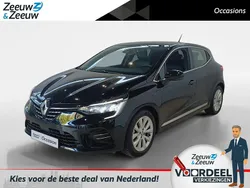 Zwart Gebruikt 2022 Renault Clio V Intens Hatchback | € 18.795 (Eerlijke prijs)