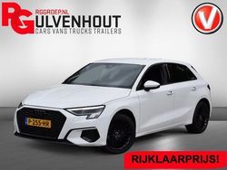 Wit Gebruikt 2022 Audi A3 Sportback Black Edition Hatchback | € 29.740 (Eerlijke prijs)