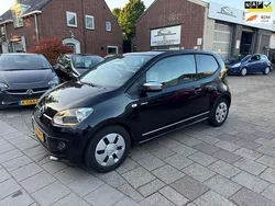 Zwart Gebruikt 2012 VW up! Black Edition Hatchback | € 4.200 (Eerlijke prijs)
