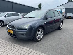 Grijs Gebruikt 2007 Ford Focus Hatchback | € 2.450 (Eerlijke prijs)