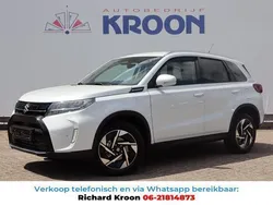 Wit Gebruikt 2024 Suzuki Vitara Style SUV | € 26.900 (Eerlijke prijs)