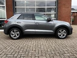 Grijs Gebruikt 2025 VW T-Roc R-line SUV | € 35.950 (Eerlijke prijs)