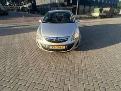 Grijs Gebruikt 2013 Opel Corsa Selection MPV | € 5.000 (Eerlijke prijs)