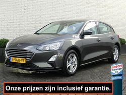 Grijs Gebruikt 2022 Ford Focus Hatchback | € 17.800 (Goede deal)
