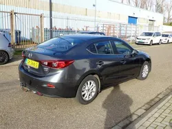 Grijs Gebruikt 2015 Mazda 3 Sedan | € 6.400 (Eerlijke prijs)