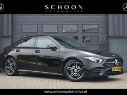 Zwart Gebruikt 2022 Mercedes A180 Business Sedan | € 29.950 (Eerlijke prijs)