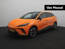 Oranje Gebruikt 2022 MG MG4 EV Luxury Hatchback | € 20.495 (Eerlijke prijs)