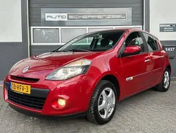 Rood Gebruikt 2011 Renault Clio II Hatchback | € 2.985 (Eerlijke prijs)