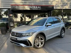 Zilver, metallic lak Gebruikt 2021 VW Tiguan R-line SUV | € 36.950 (Eerlijke prijs)