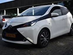 Wit Gebruikt 2016 Toyota Aygo Sport Hatchback | € 7.450 (Eerlijke prijs)