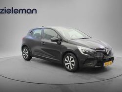 Zwart Gebruikt 2023 Renault Clio V Equilibre Hatchback | € 13.345 (Eerlijke prijs)