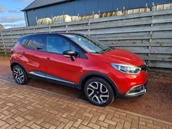 Rood, metallic lak Gebruikt 2016 Renault Captur XMOD SUV | € 10.950 (Eerlijke prijs)