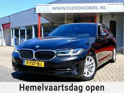 Zwart, metallic lak Gebruikt 2022 BMW 530 Performance Stationwagen | € 35.450 (Eerlijke prijs)