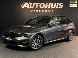 Grijs Gebruikt 2021 BMW 330 Executive Stationwagen | € 41.940 (Iets duurder)