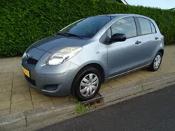 Grijs Gebruikt 2009 Toyota Yaris Hatchback | € 3.950 (Eerlijke prijs)