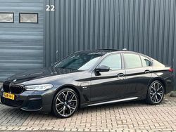 Grijs Gebruikt 2023 BMW 530e M Sport Sedan | € 42.700 (Eerlijke prijs)