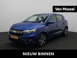 Blauw Gebruikt 2024 Dacia Sandero Expression Hatchback | € 19.235 (Eerlijke prijs)