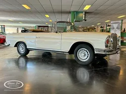 Grijs Gebruikt 1966 Mercedes 220 Cabriolet | € 103.000